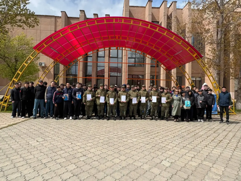 С 21 по 25 апреля 2026 года в колледже профессионального образования ФГБОУ ВО «КалмГУ имени Б. Б. Городовикова» прошли ежегодные учебные сборы по основам военной службы для студентов 2009 года рождения