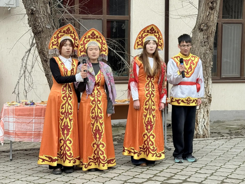 На ФДПОИГ отпраздновали Масленицу и Цаган-Сар